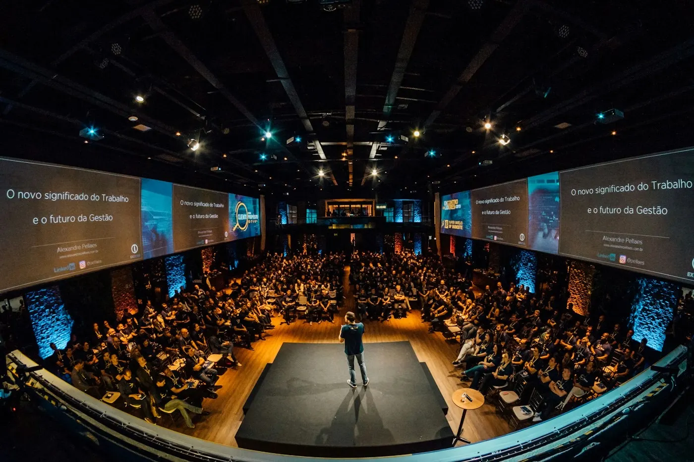 Conference scene : Mesure de l'adoption