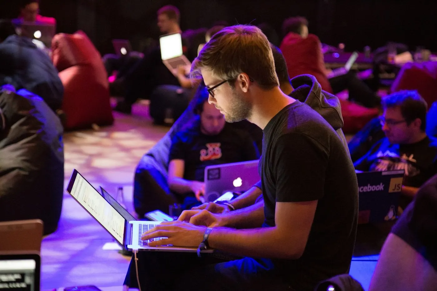 Developpeur ordinateur portable : Une API pour la suite