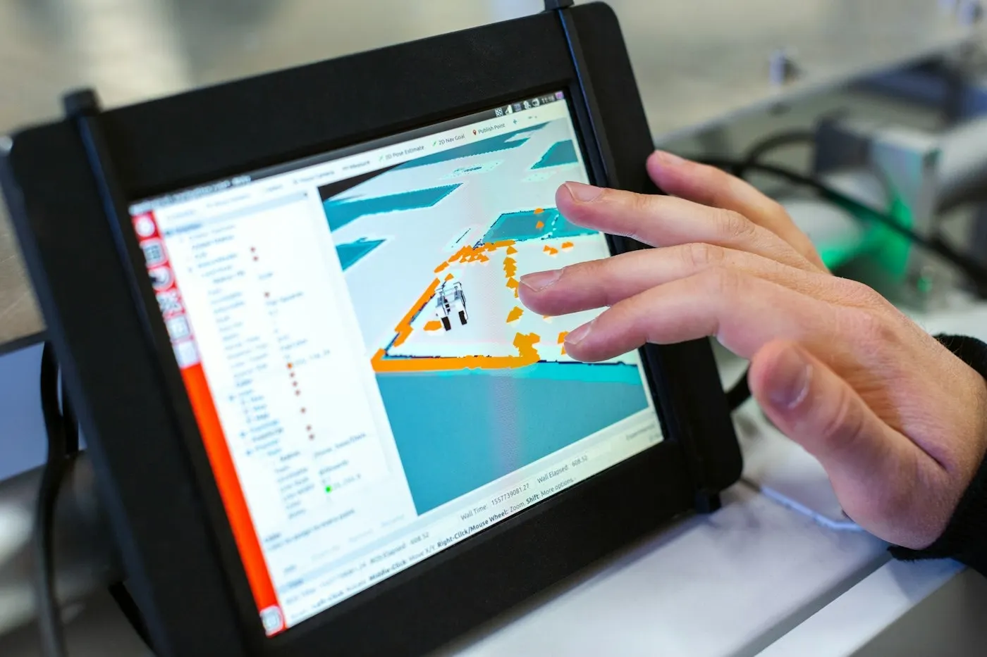 Logiciel métier sur mesure utilisé sur tablette dans un atelier